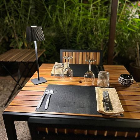 Auberge De Pachoquin Meounes-les-Montrieux Экстерьер фото